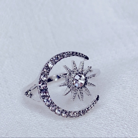 ❣️$25/3❣️ Rhinestones Moon N Star Ring - Picture 6 of 10